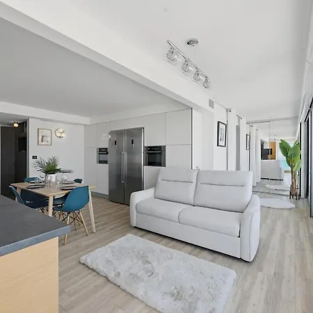 Panoramic Sea View Top-floor Waterfront Апартаменты *