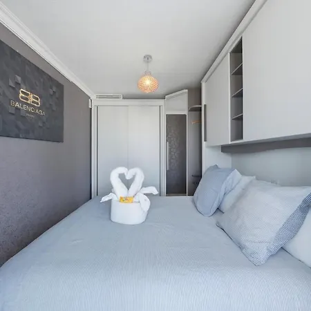 Panoramic Sea View Top-floor Waterfront *