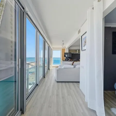 Panoramic Sea View Top-floor Waterfront Ла-Гранд-Мот