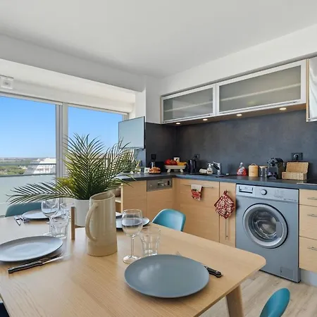 Panoramic Sea View Top-floor Waterfront Ла-Гранд-Мот